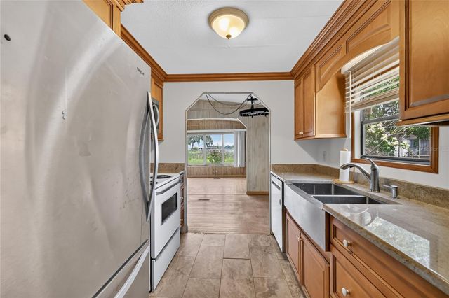 1610 SUNSHINE LANE, Tavares, FL 32778