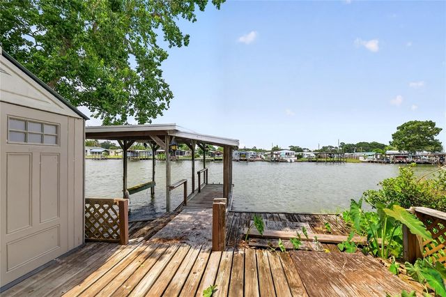 1610 SUNSHINE LANE, Tavares, FL 32778