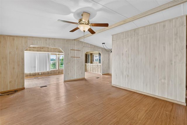 1610 SUNSHINE LANE, Tavares, FL 32778