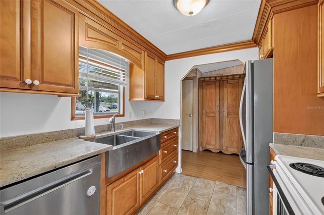 1610 SUNSHINE LANE, Tavares, FL 32778