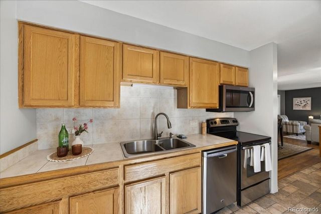 961 Kendall Street, Lakewood, CO 80214