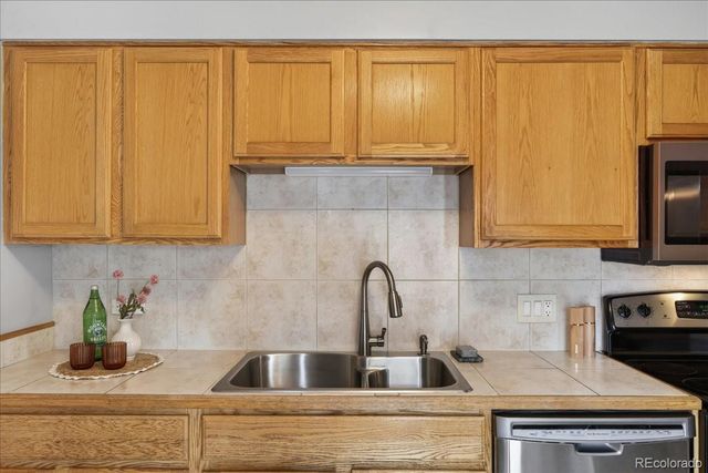 961 Kendall Street, Lakewood, CO 80214
