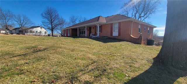 538 Brown Circle Drive, Osawatomie, KS 66064