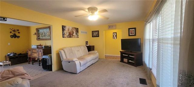 538 Brown Circle Drive, Osawatomie, KS 66064