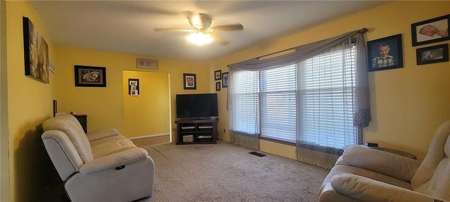 538 Brown Circle Drive, Osawatomie, KS 66064