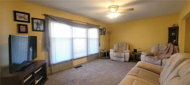 538 Brown Circle Drive, Osawatomie, KS 66064