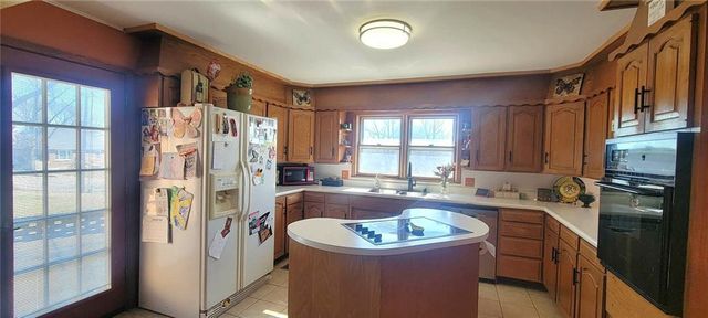 538 Brown Circle Drive, Osawatomie, KS 66064