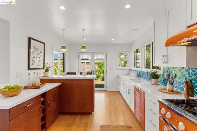 1085 Creston Rd, Berkeley, CA 94708