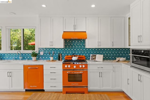 1085 Creston Rd, Berkeley, CA 94708