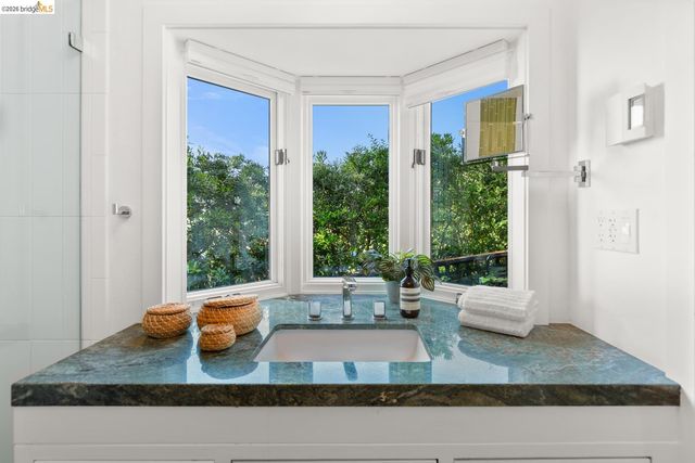 1085 Creston Rd, Berkeley, CA 94708