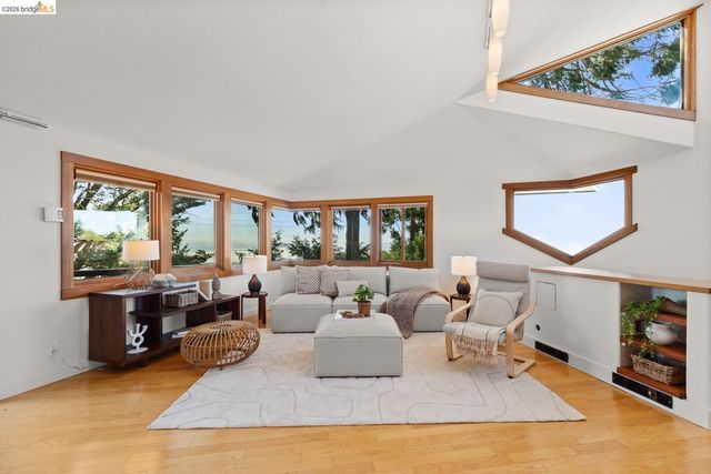 1085 Creston Rd, Berkeley, CA 94708