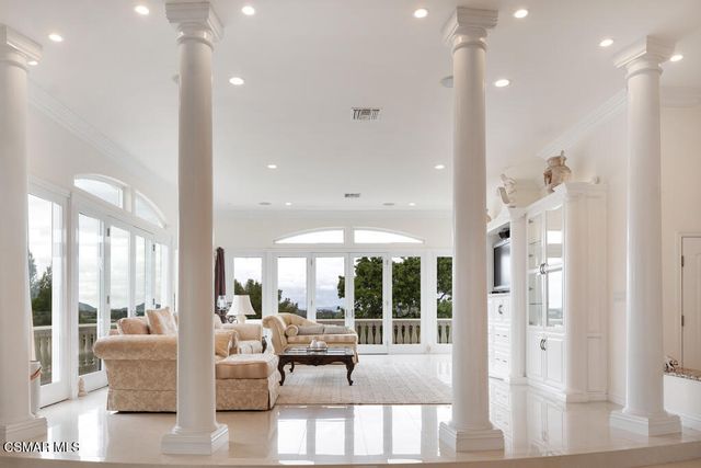 932 Rosario Drive, Thousand Oaks, CA 91362