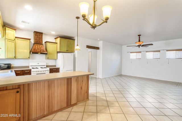 475 S MEADOWOOD Lane, Sierra Vista, AZ 85635