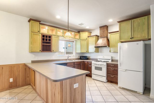 475 S MEADOWOOD Lane, Sierra Vista, AZ 85635