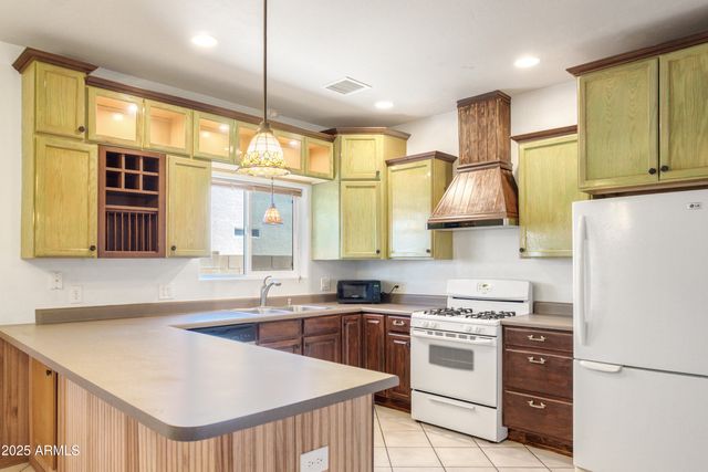 475 S MEADOWOOD Lane, Sierra Vista, AZ 85635