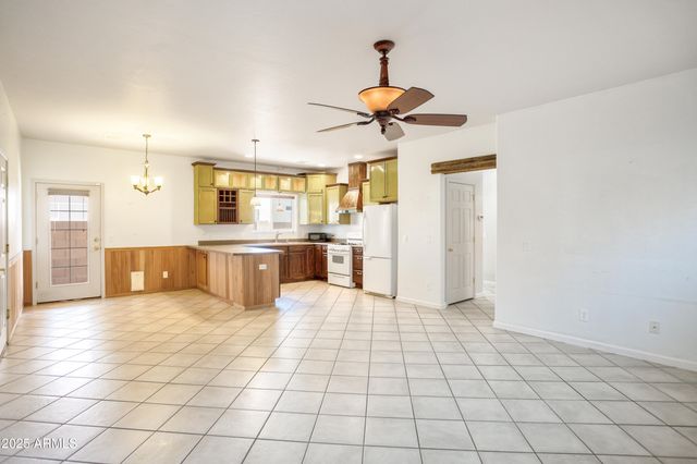 475 S MEADOWOOD Lane, Sierra Vista, AZ 85635