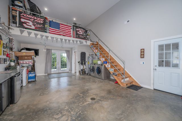 1395 New Kimmins Rd, Hohenwald, TN 38462