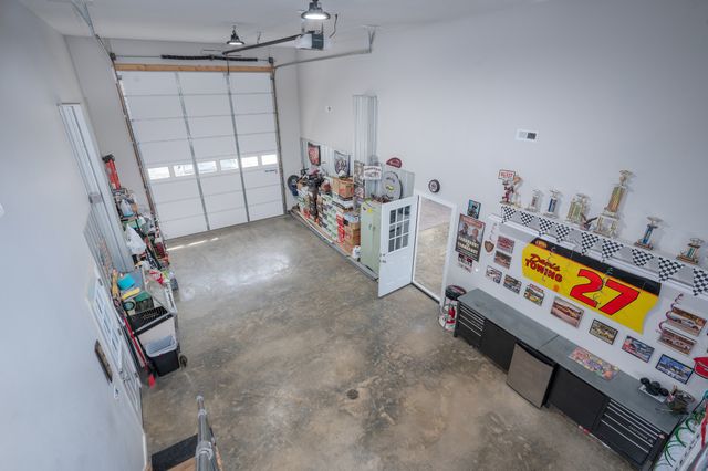 1395 New Kimmins Rd, Hohenwald, TN 38462