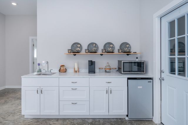 1395 New Kimmins Rd, Hohenwald, TN 38462