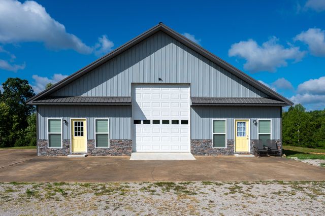 1395 New Kimmins Rd, Hohenwald, TN 38462