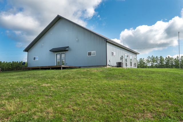 1395 New Kimmins Rd, Hohenwald, TN 38462