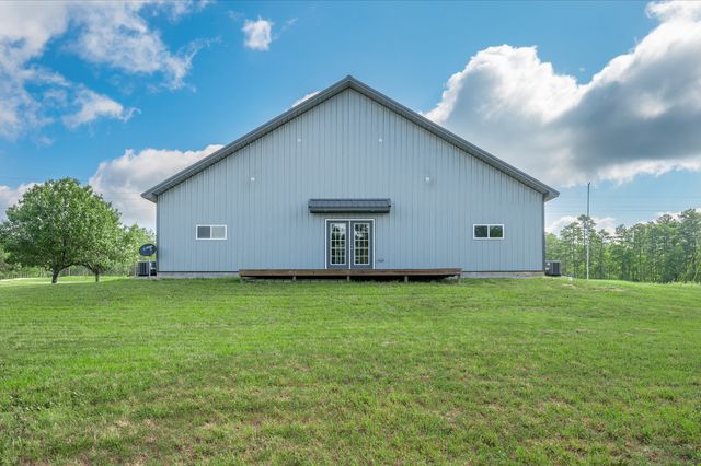 1395 New Kimmins Rd, Hohenwald, TN 38462