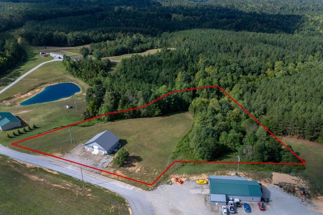 1395 New Kimmins Rd, Hohenwald, TN 38462