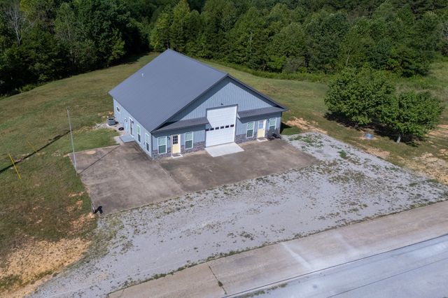 1395 New Kimmins Rd, Hohenwald, TN 38462