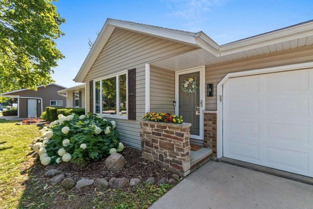 3008 GILBERT DRIVE, Green Bay, WI 54311