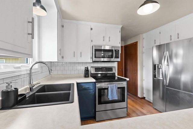 3008 GILBERT DRIVE, Green Bay, WI 54311