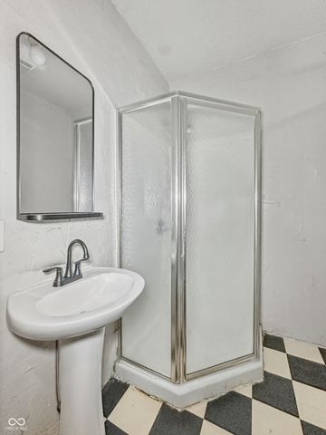 1450 W 33rd Street, Indianapolis, IN 46208