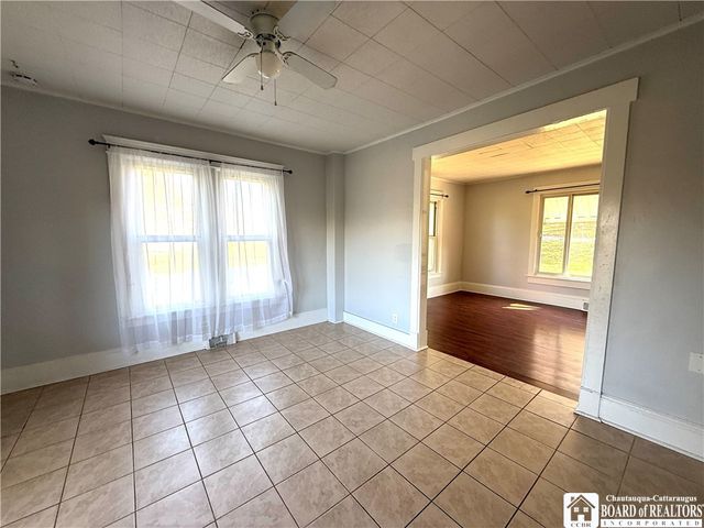 22 Monroe Street, Hanover, NY 14136