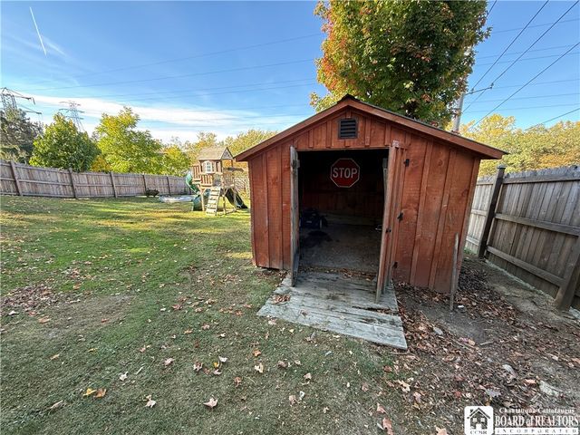 22 Monroe Street, Hanover, NY 14136