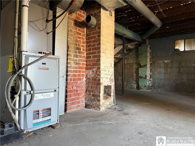 22 Monroe Street, Hanover, NY 14136