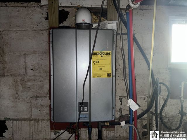 22 Monroe Street, Hanover, NY 14136