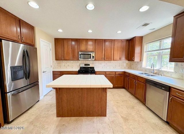 7616 Stone Bluff Way, Reno, NV 89523