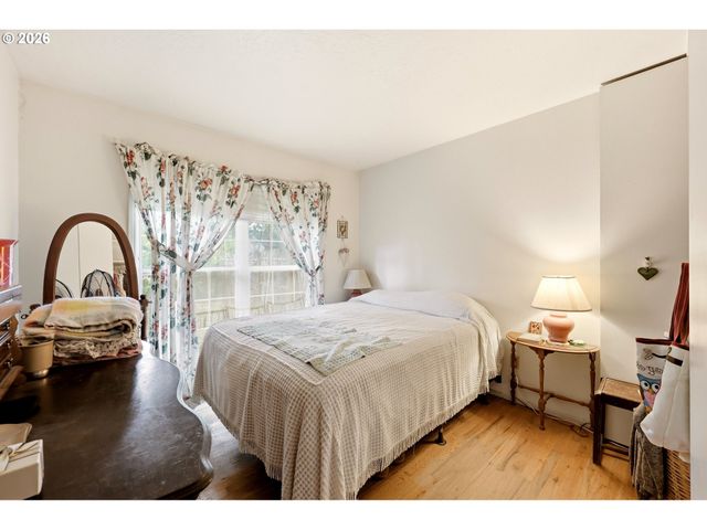 1850 Se 157TH Dr, Portland, OR 97233