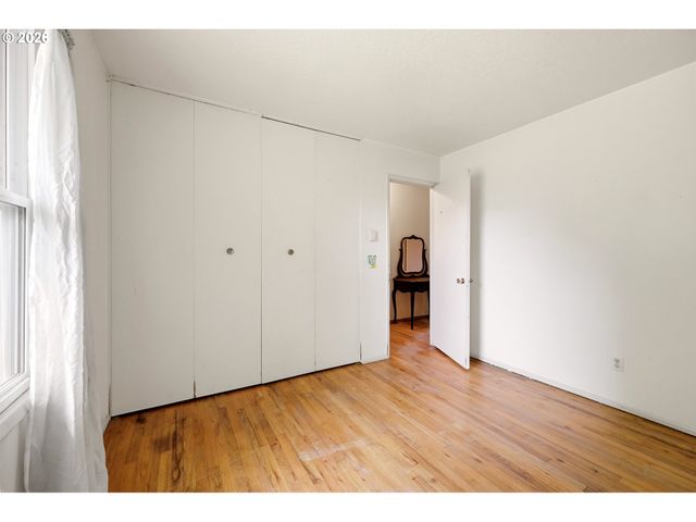 1850 Se 157TH Dr, Portland, OR 97233