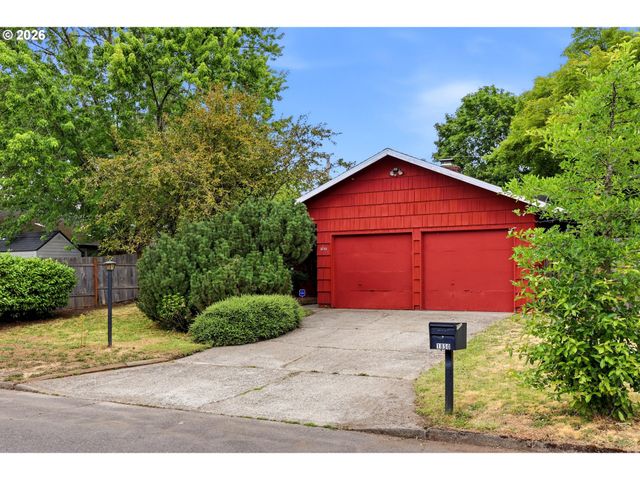 1850 Se 157TH Dr, Portland, OR 97233