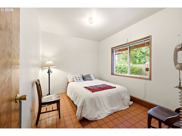 1850 Se 157TH Dr, Portland, OR 97233
