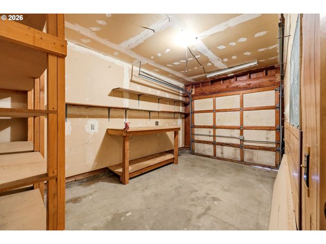 1850 Se 157TH Dr, Portland, OR 97233