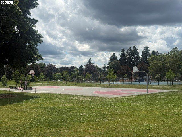 1850 Se 157TH Dr, Portland, OR 97233