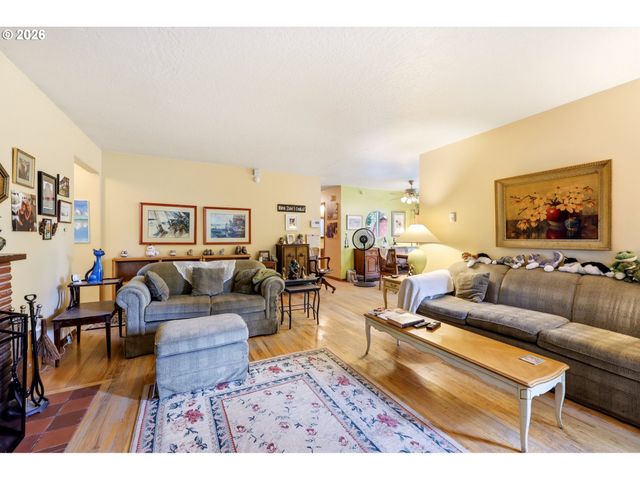 1850 Se 157TH Dr, Portland, OR 97233