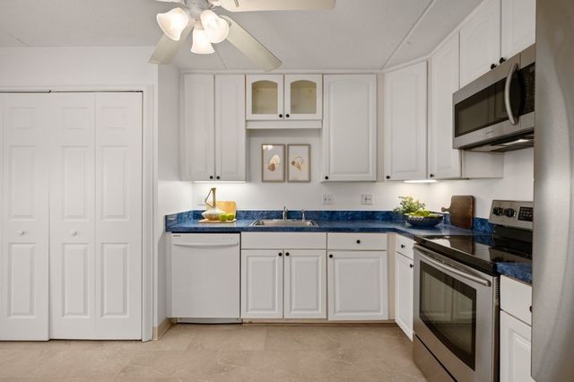 190 High St 412, Medford, MA 02155