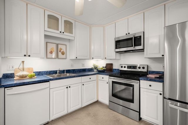 190 High St 412, Medford, MA 02155