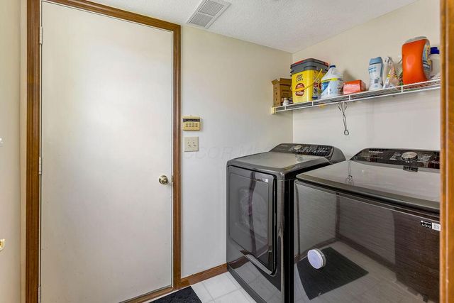 7854 Astra Circle, Reynoldsburg, OH 43068