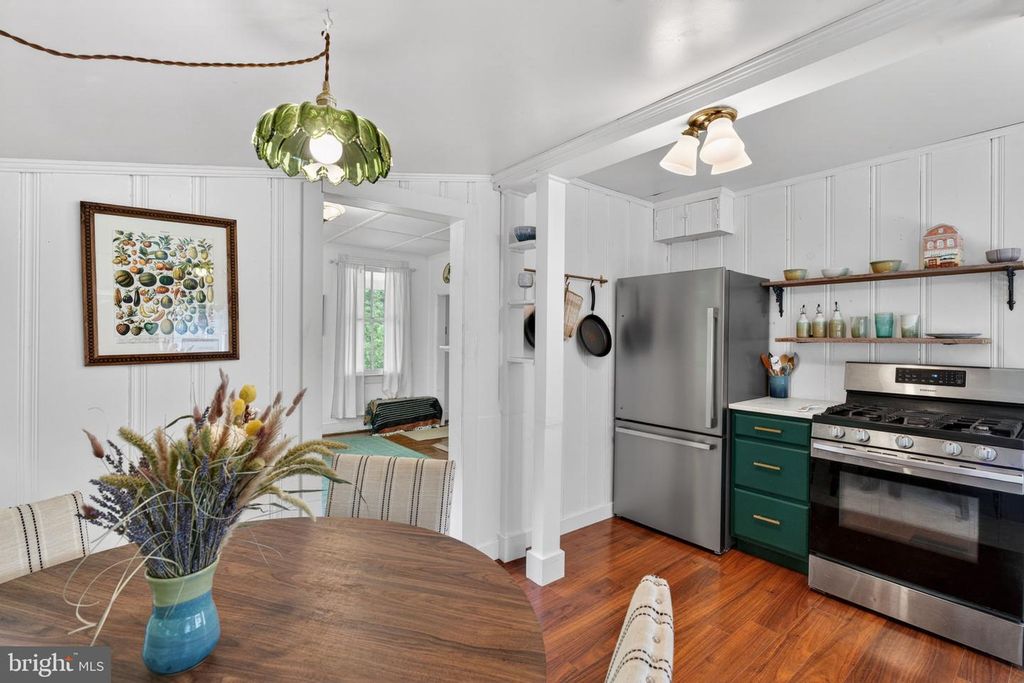 Image 12 of property listing at 1 FISKE AVE, Reisterstown, MD 21136