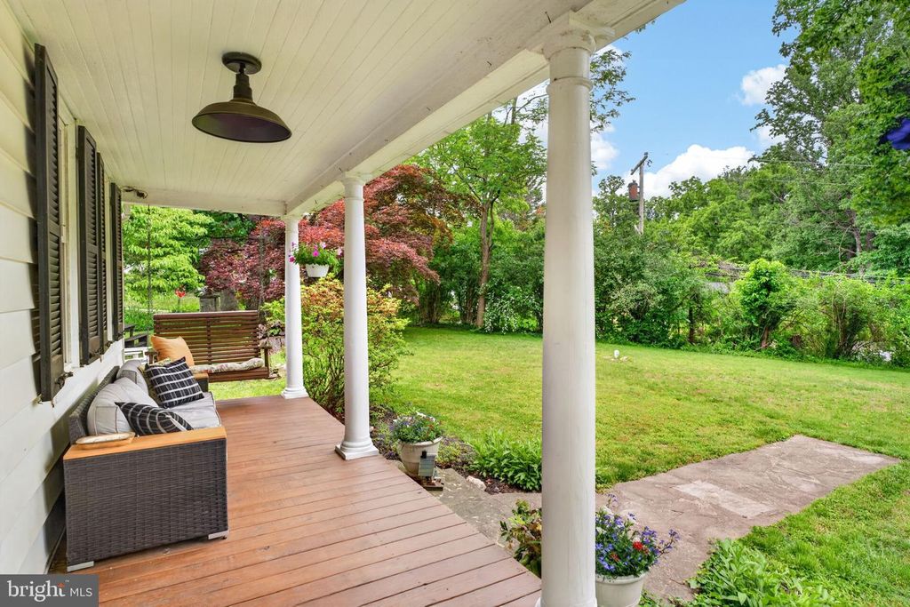Image 3 of property listing at 1 FISKE AVE, Reisterstown, MD 21136