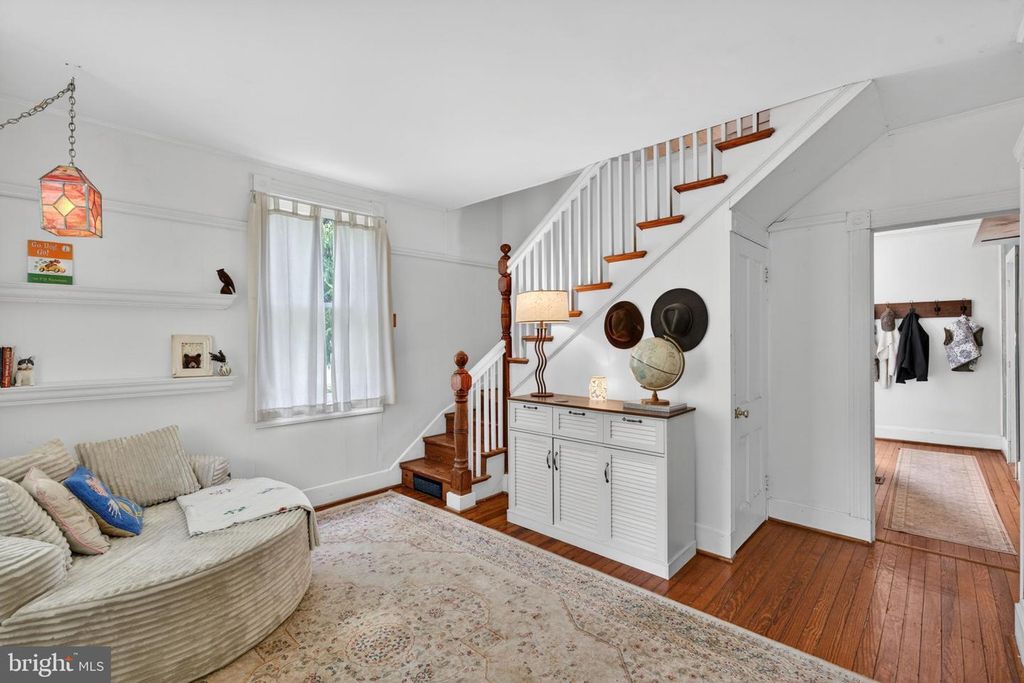 Image 5 of property listing at 1 FISKE AVE, Reisterstown, MD 21136