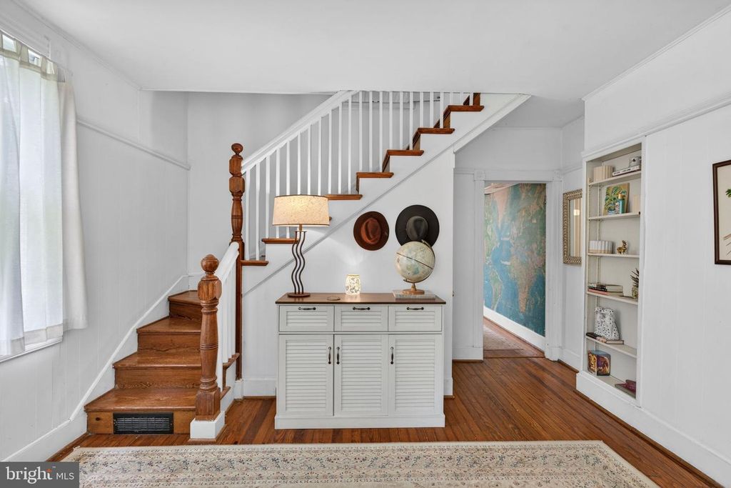 Image 6 of property listing at 1 FISKE AVE, Reisterstown, MD 21136